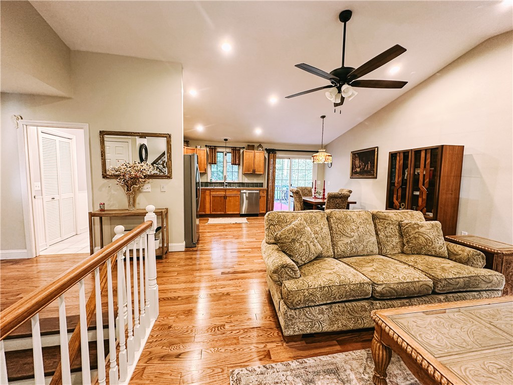 90 Red Maple Terrace
