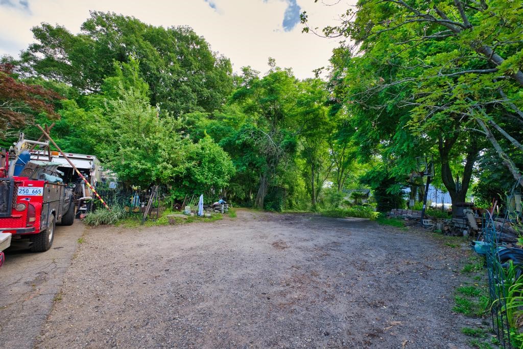 898 Main Road