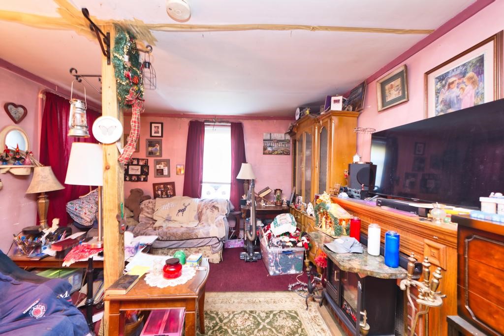 898 Main Road