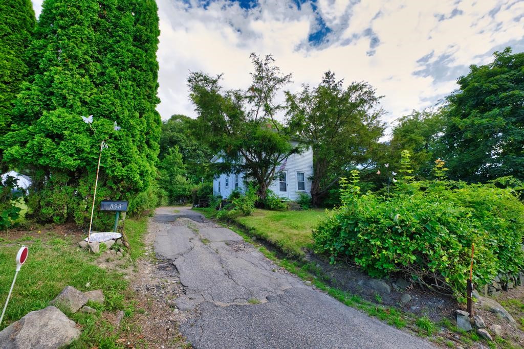 898 Main Road