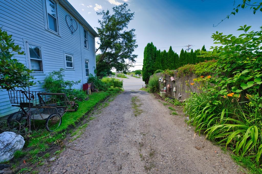898 Main Road