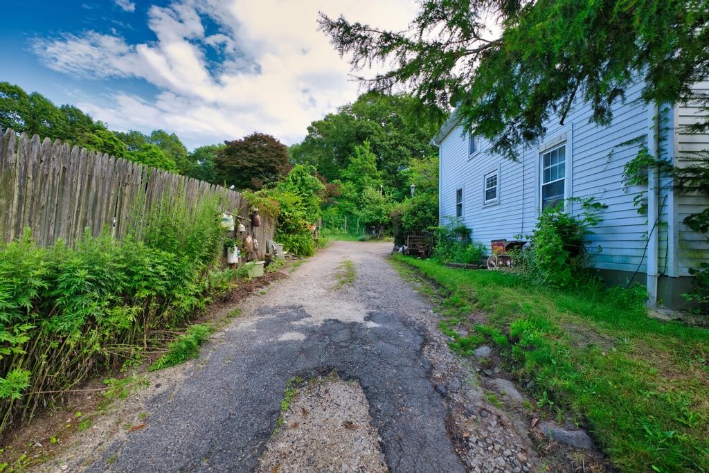 898 Main Road