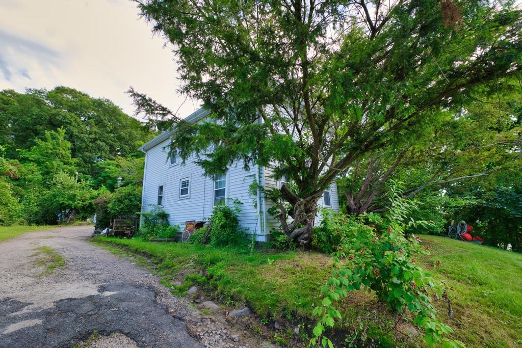 898 Main Road