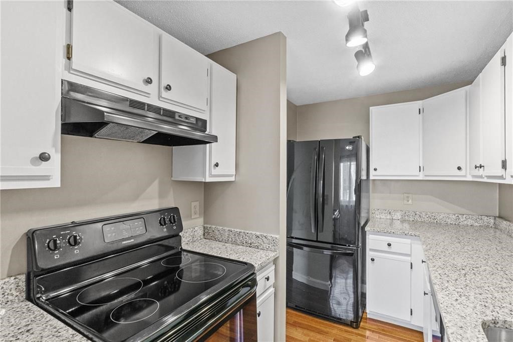 66 Girard Avenue 417