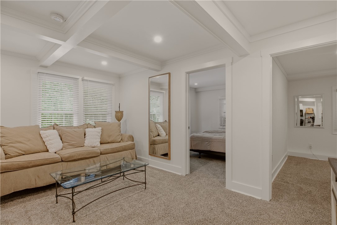 554 East Main Road