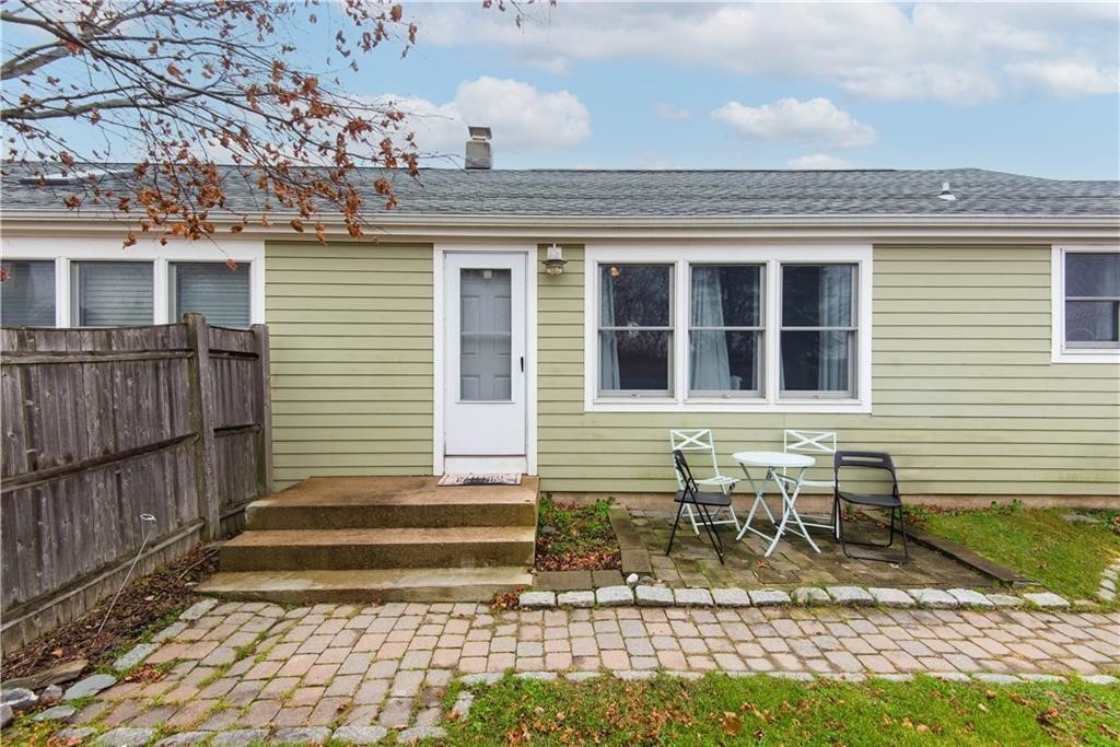 391 Aquidneck Avenue