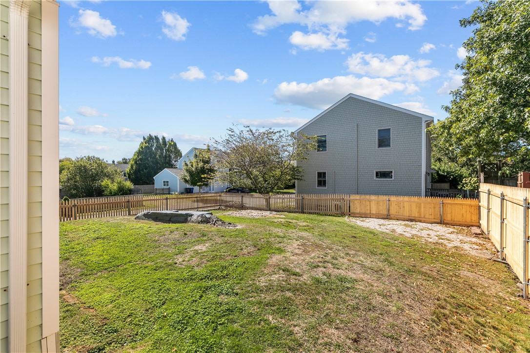 23 Holten Avenue