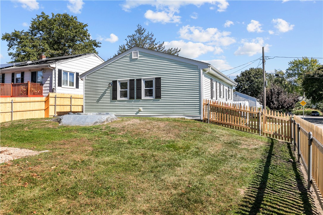 23 Holten Avenue