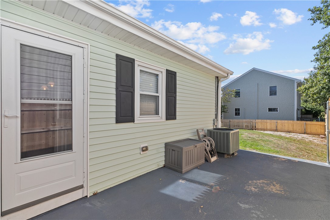 23 Holten Avenue
