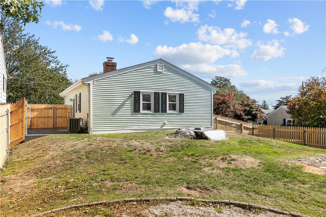 23 Holten Avenue