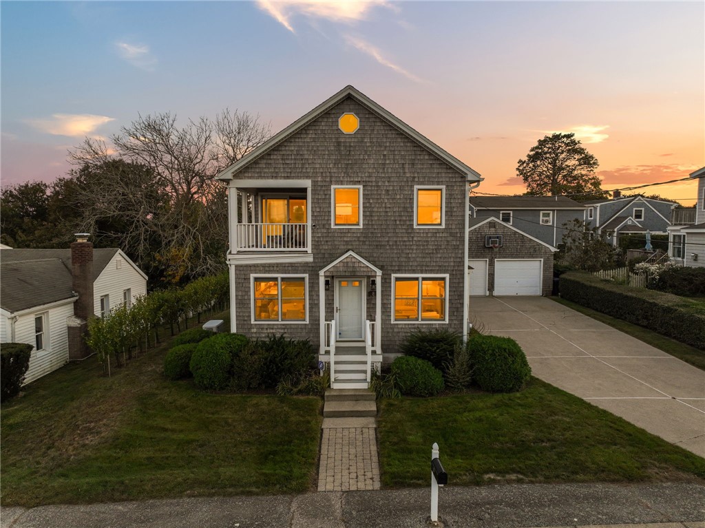 8 Knowles Way
