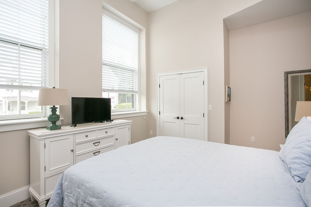 32 Carey Street 1D
