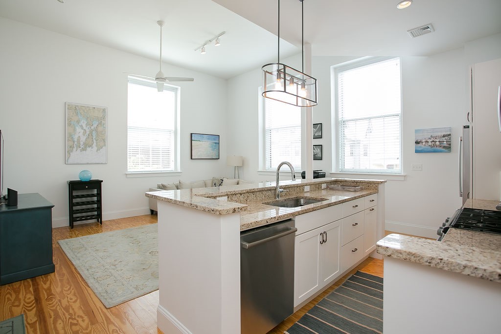 32 Carey Street 1D