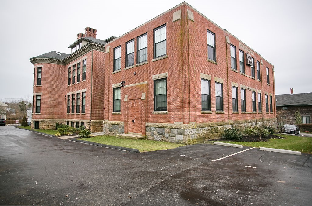 32 Carey Street 1D