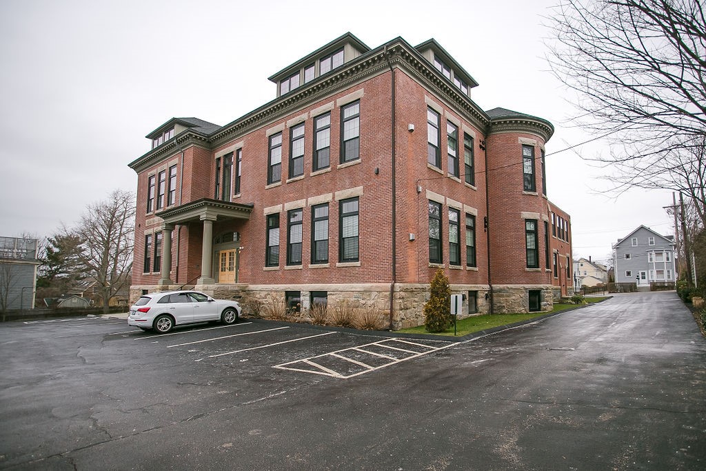 32 Carey Street 1D