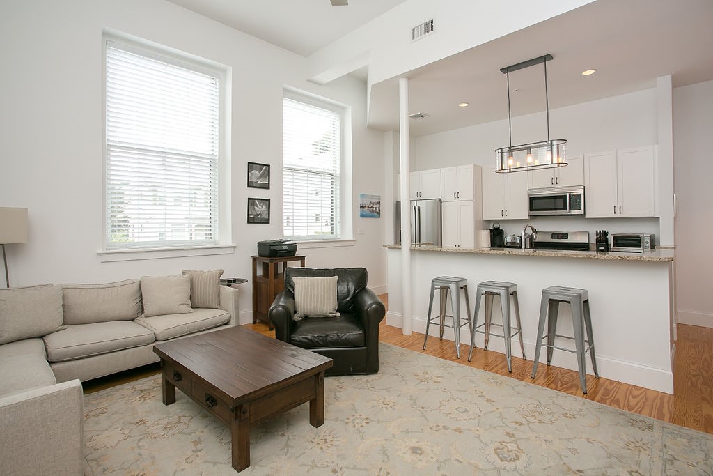 32 Carey Street 1D
