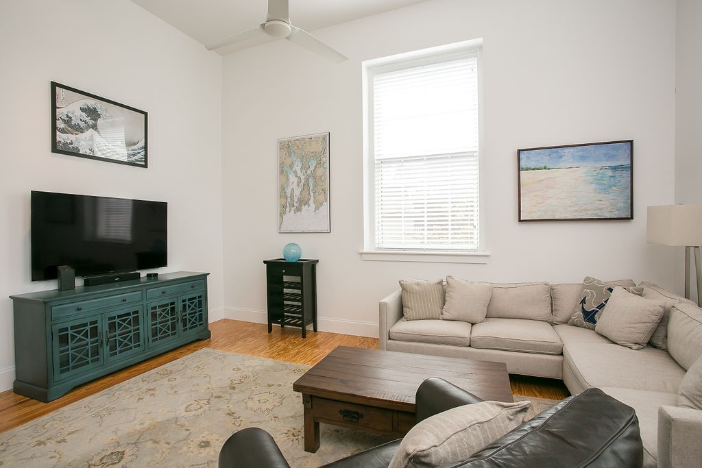 32 Carey Street 1D