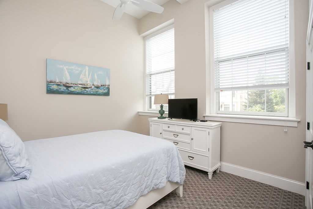 32 Carey Street 1D