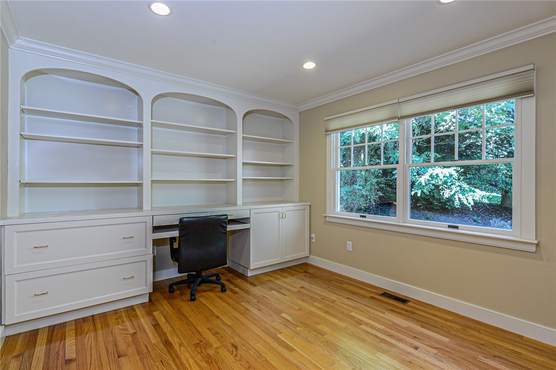 138 Green End Avenue