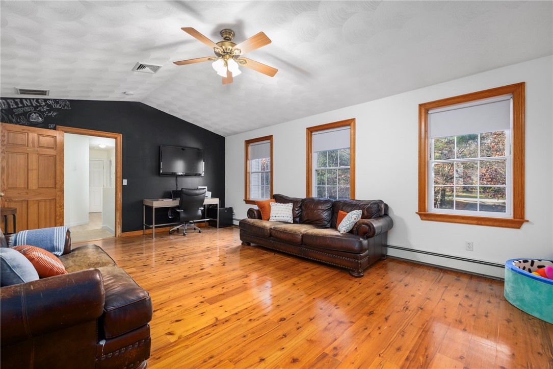 13 Foster Farm Drive