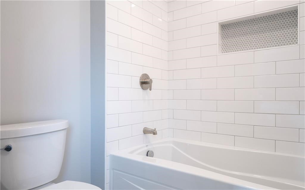 118 Ruggles Avenue 101