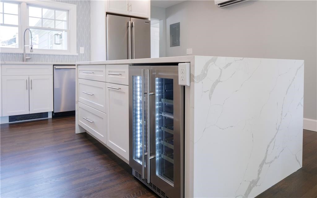 118 Ruggles Avenue 101