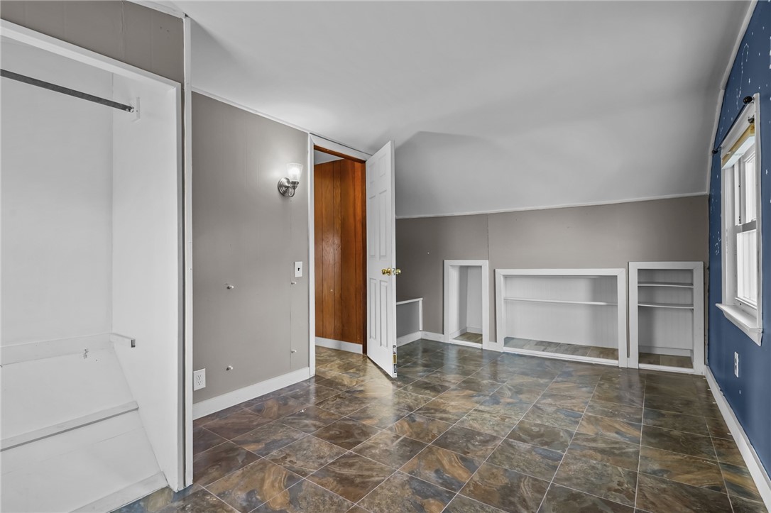 12 Vintner Avenue
