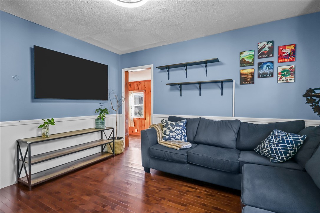 12 Vintner Avenue