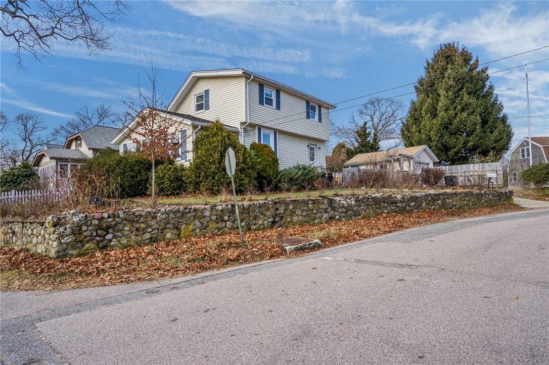 12 Vintner Avenue