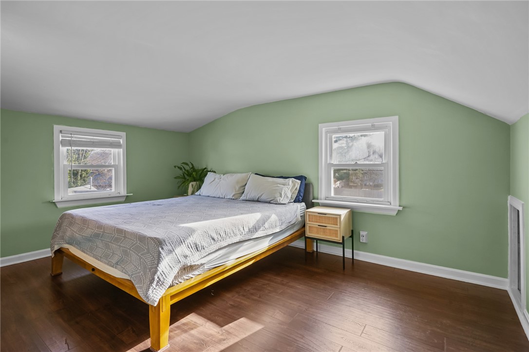 12 Vintner Avenue