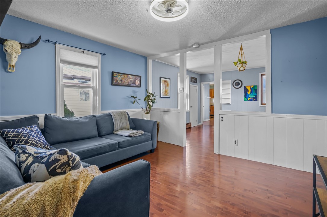 12 Vintner Avenue