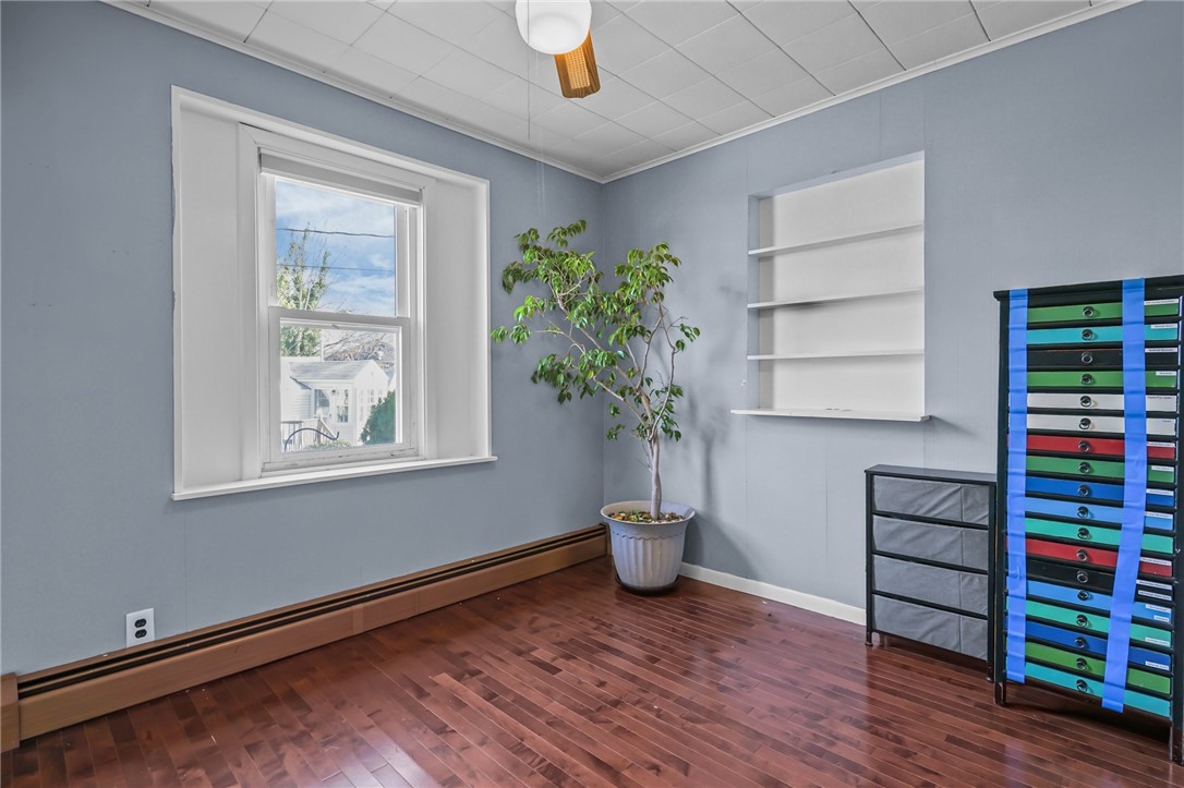 12 Vintner Avenue