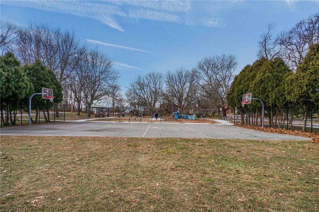 12 Vintner Avenue