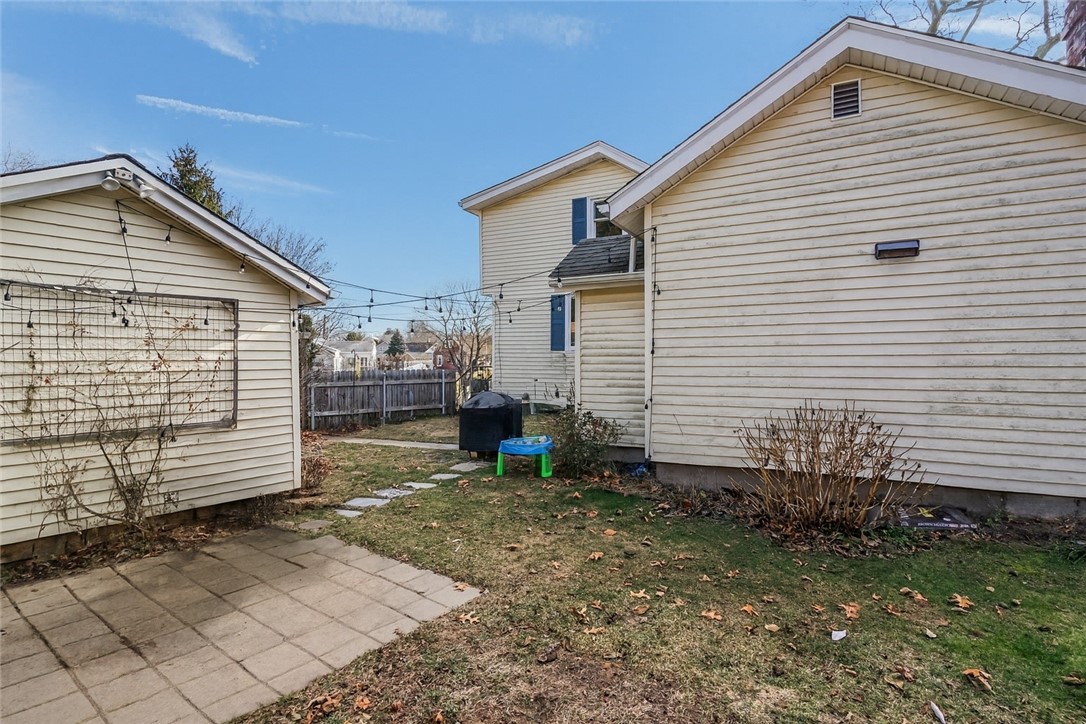 12 Vintner Avenue