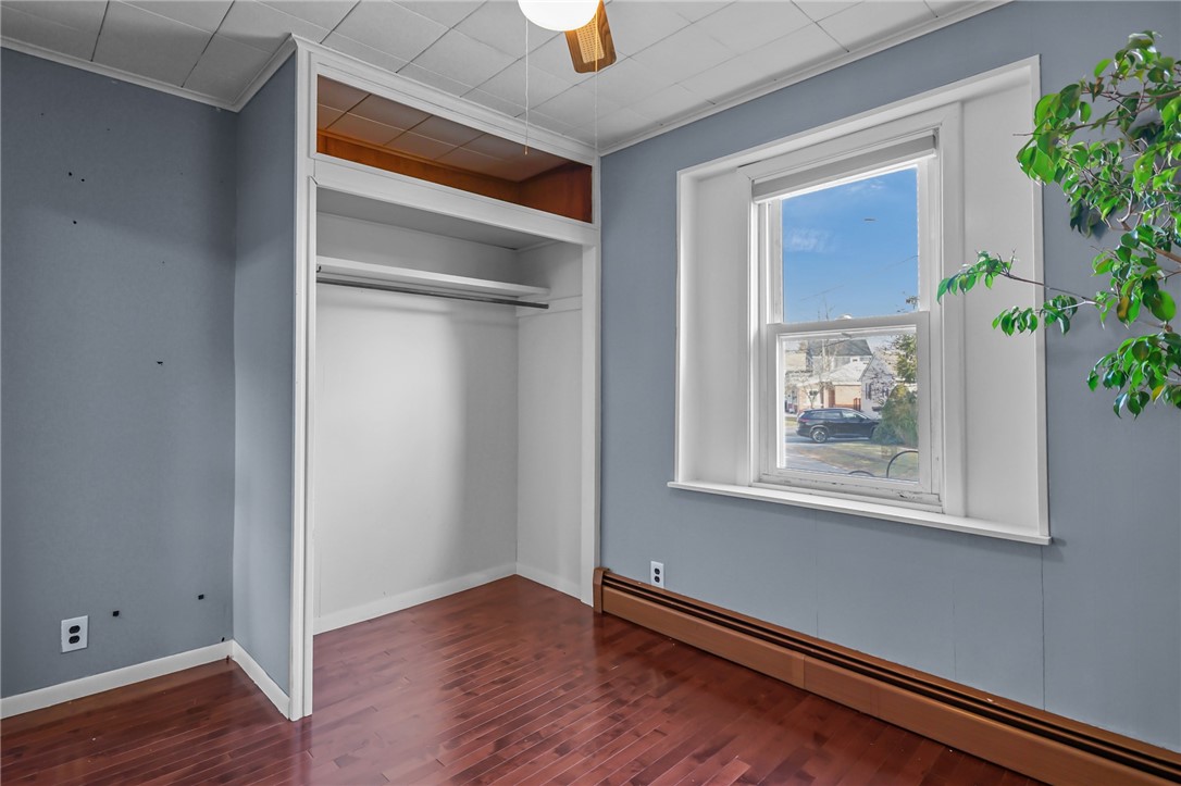 12 Vintner Avenue