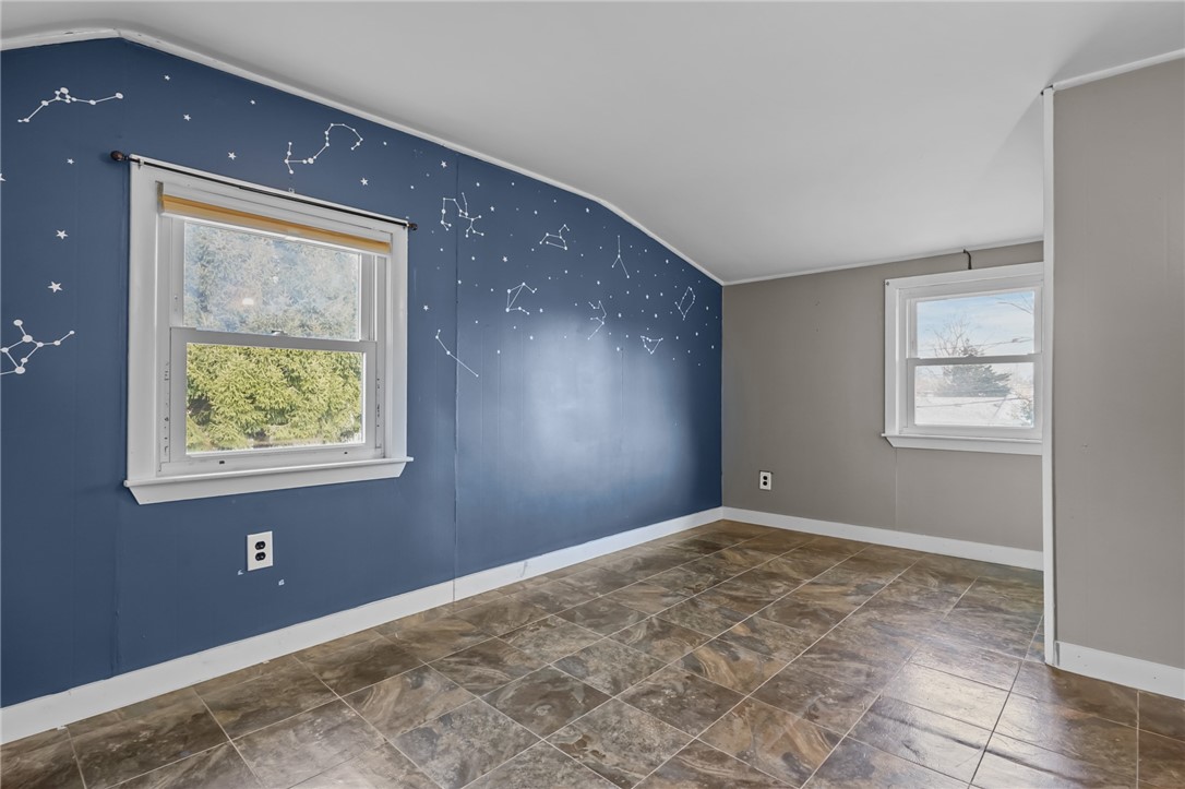 12 Vintner Avenue