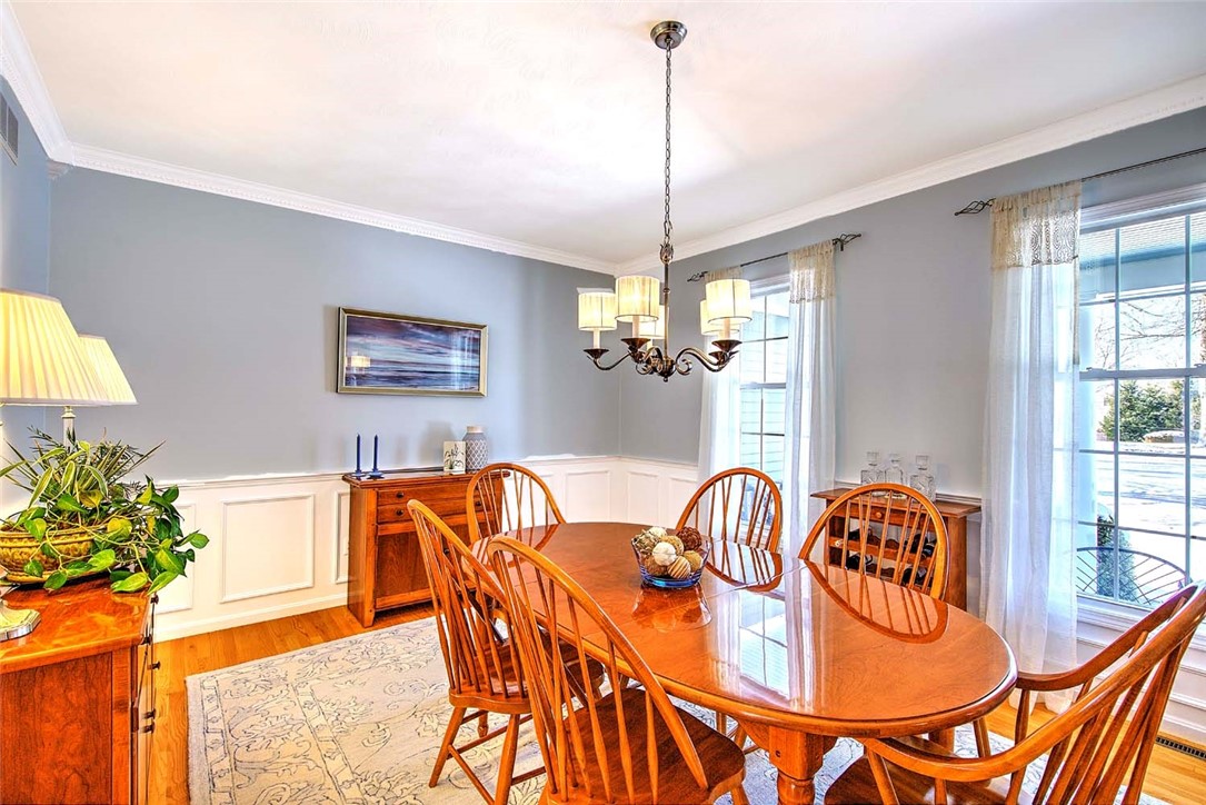 350 KETTLE POND Drive