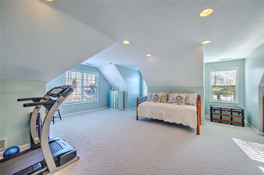 350 KETTLE POND Drive