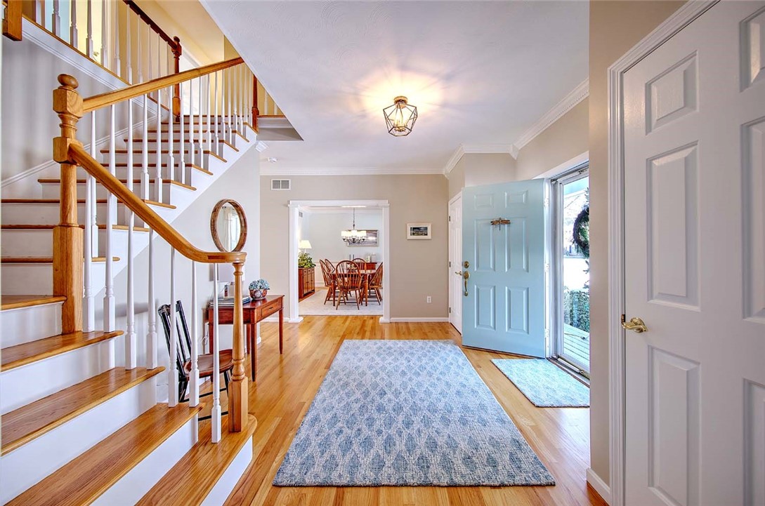350 KETTLE POND Drive
