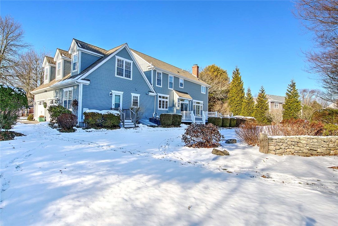 350 KETTLE POND Drive