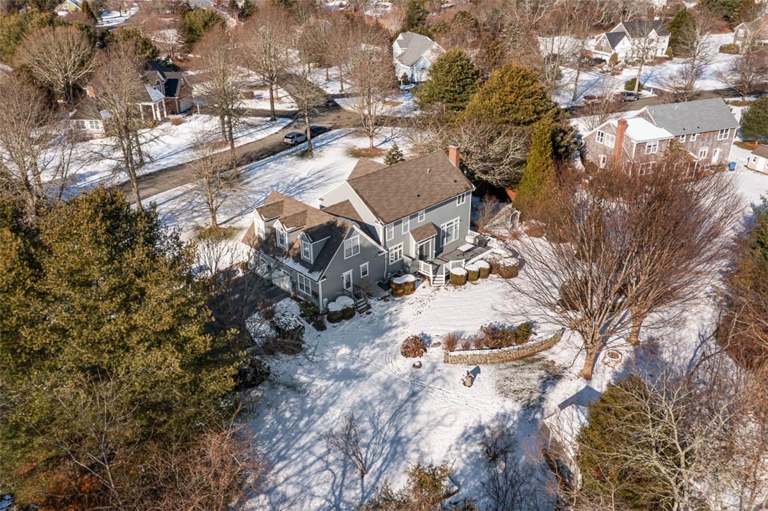 350 KETTLE POND Drive