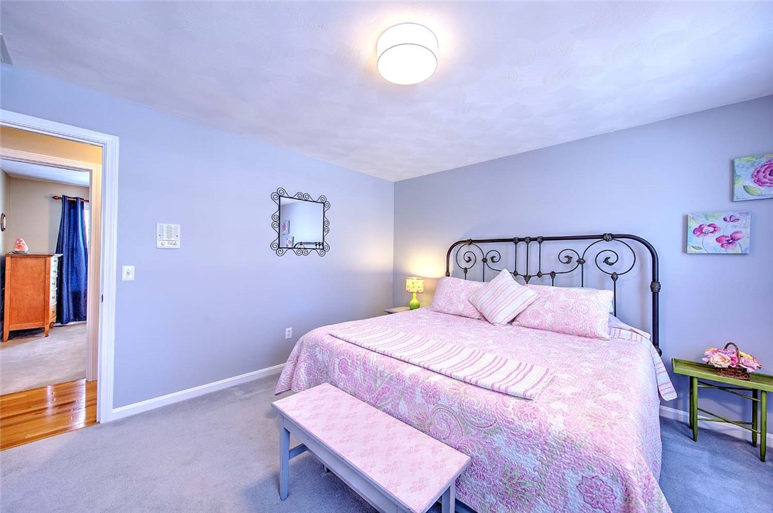 350 KETTLE POND Drive