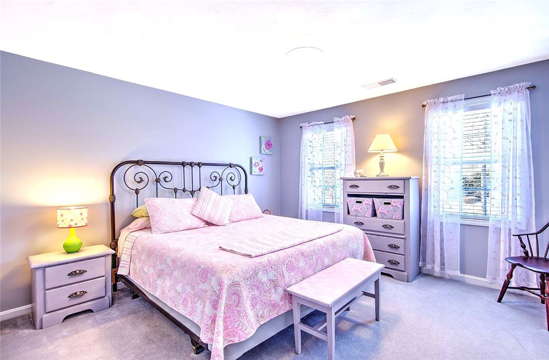 350 KETTLE POND Drive