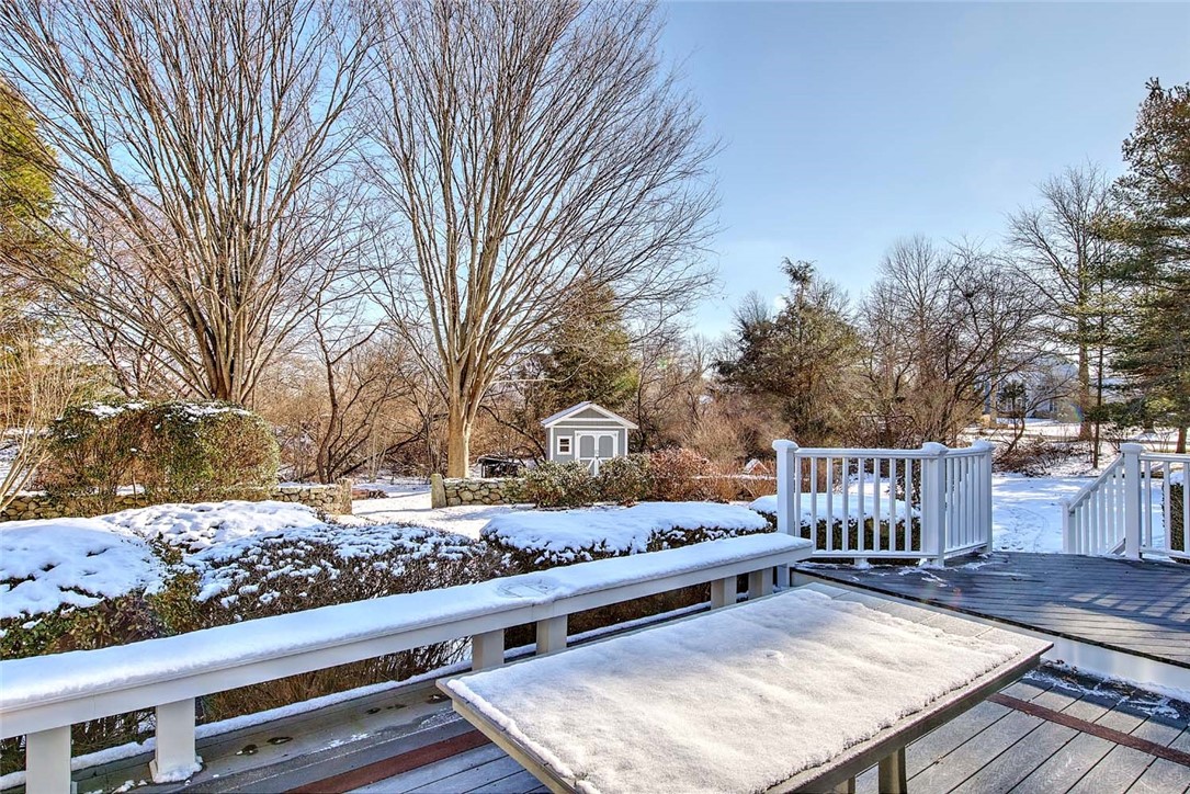 350 KETTLE POND Drive