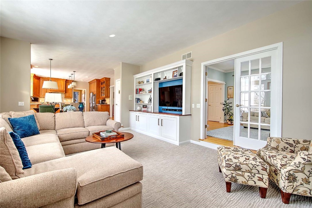 350 KETTLE POND Drive