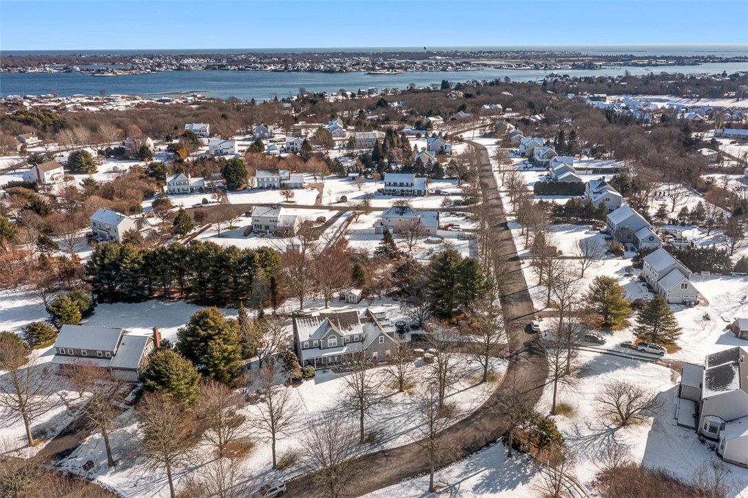 350 KETTLE POND Drive