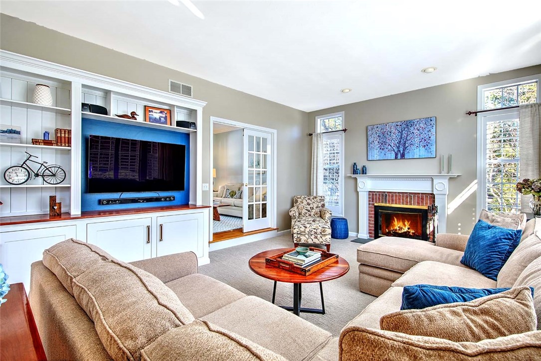 350 KETTLE POND Drive