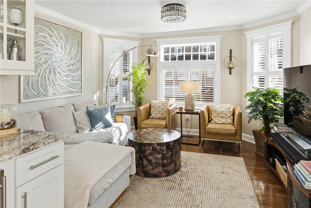 15 Vaughan Avenue