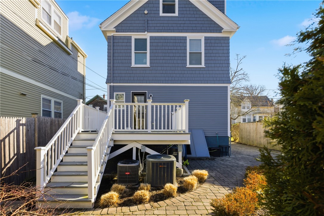 15 Vaughan Avenue