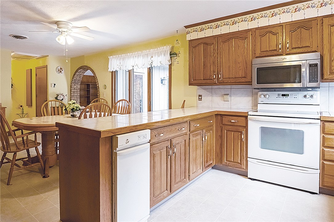 22 GROVE AVENUE Avenue